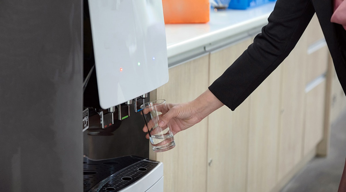 How Does a Water Dispenser Improve Our Daily Life?